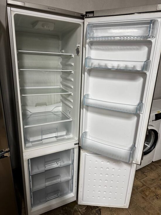 Lodówka Amica FK316.3X – 294 L (204L + 72L)