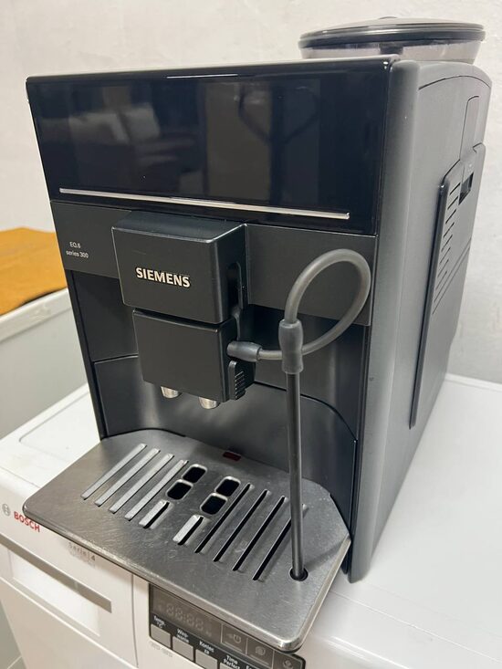 Ekspres ciśnieniowy Siemens EQ.6 series 300 – Automat, Młynek, Spienianie mleka